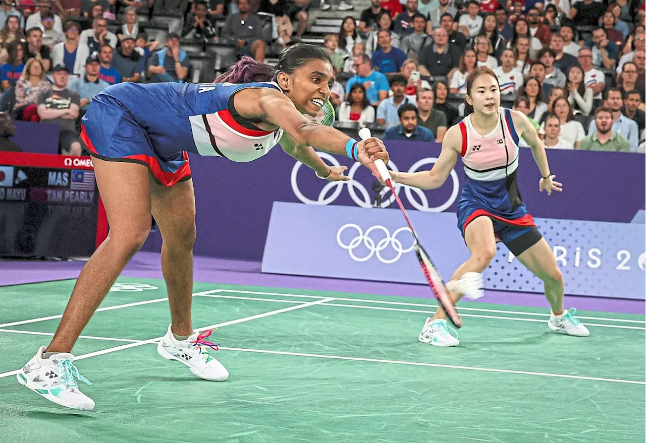 Women’s doubles duo rally, thanks to Chong Wei