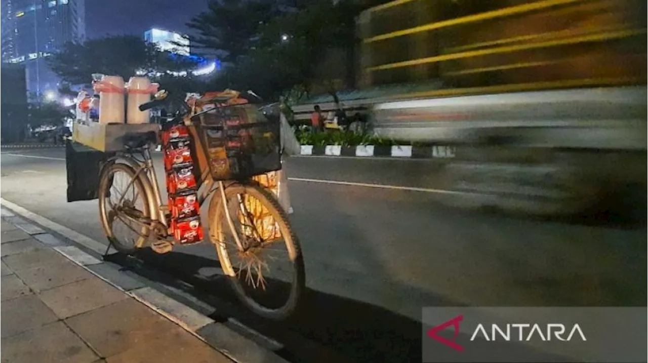 Starling Protes Aturan Larangan Jual Rokok Eceran: 'Nggak Semua Orang Beli Sebungkus!'