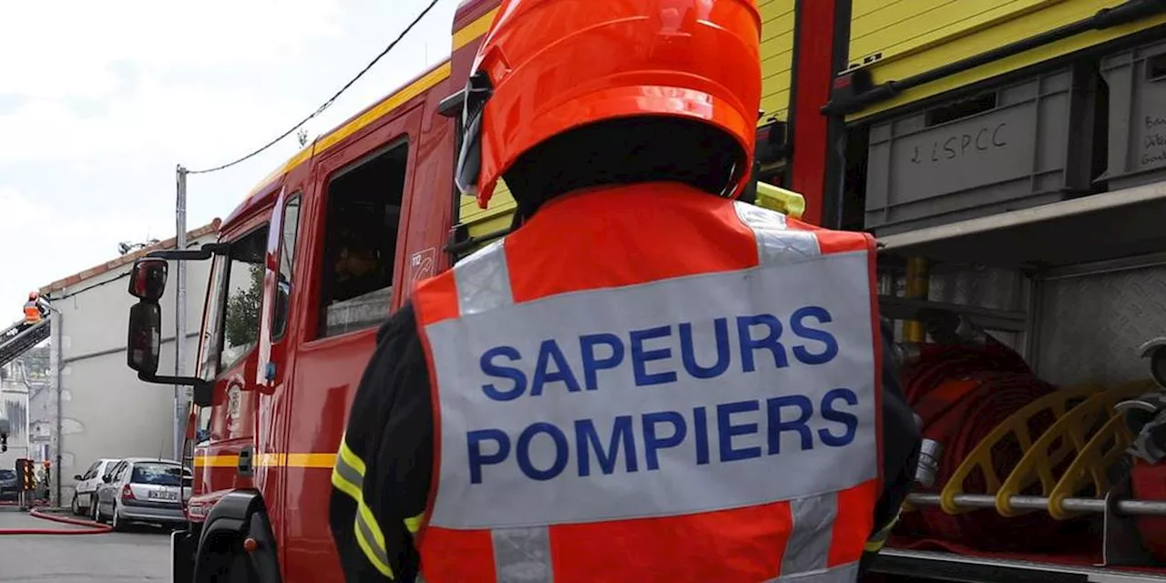 Deux conteneurs à poubelles brûlent en pleine nuit dans un village de Dordogne