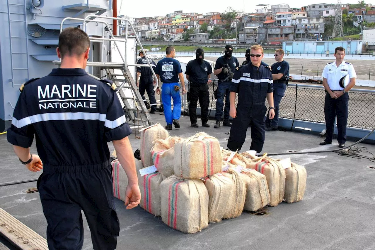 La Marine française saisit plus de 1,2 tonne de cocaïne sur un voilier au large des Antilles