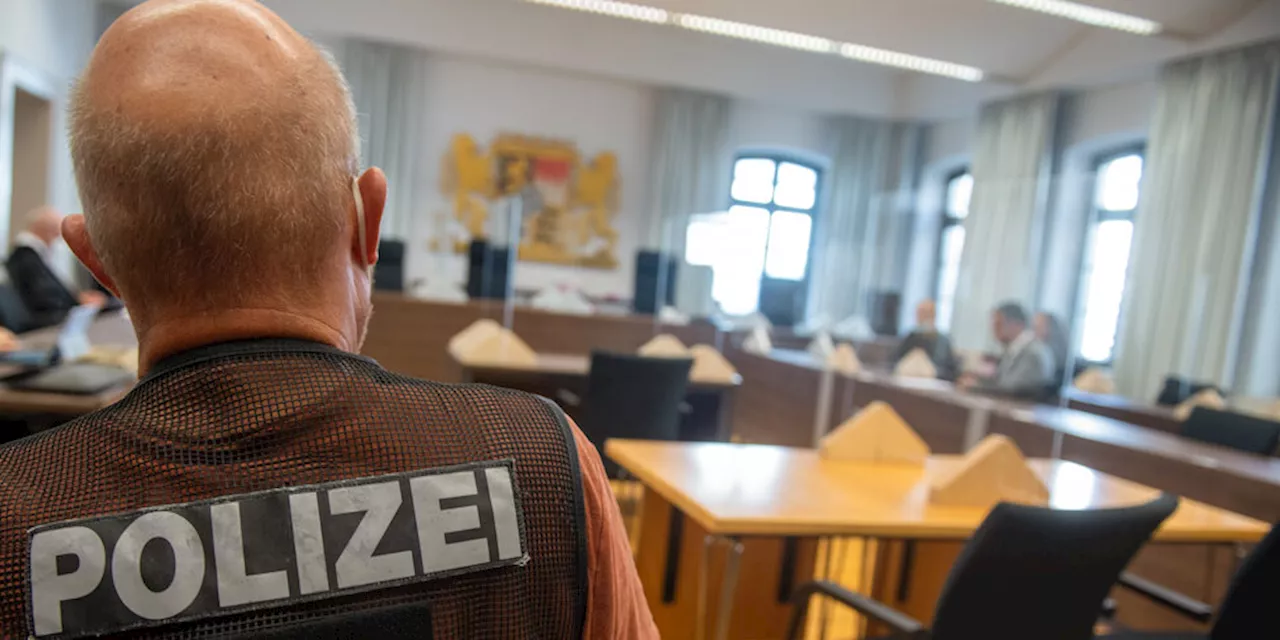 Justiz und Polizei kuscheln zu viel: Kritische Distanz zur Polizei