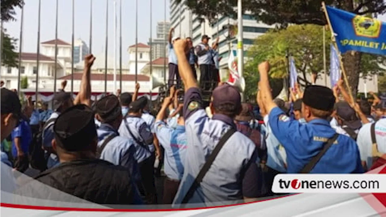 Sopir Mikrolet Jaklingko Demo di Balai Kota DKI, 979 Personel Gabungan Dikerahkan Amankan Aksi