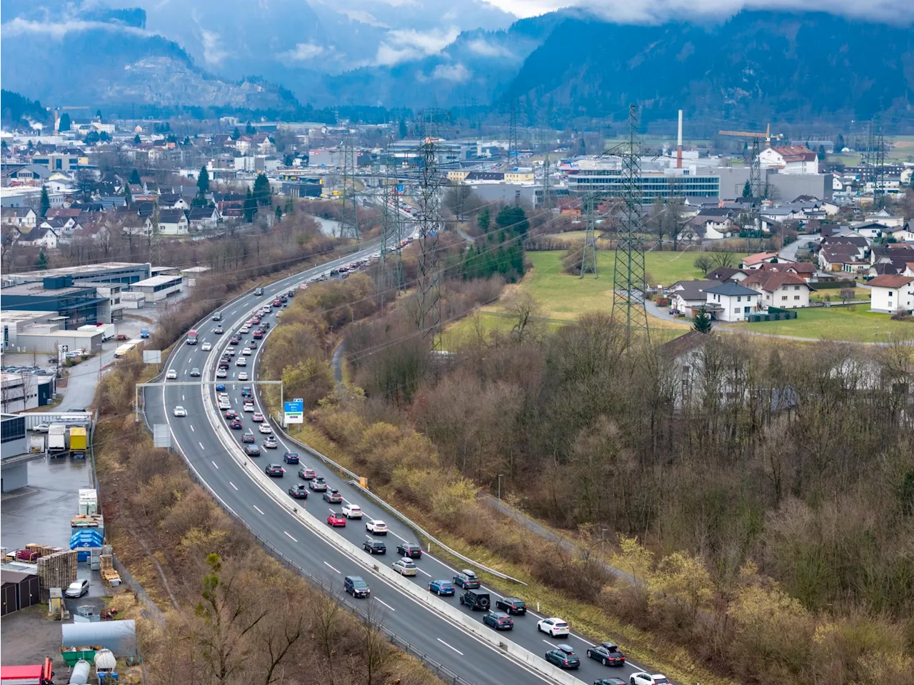 Blechlawine im Anmarsch: Wo man am Wochenende mit Staus rechnen muss