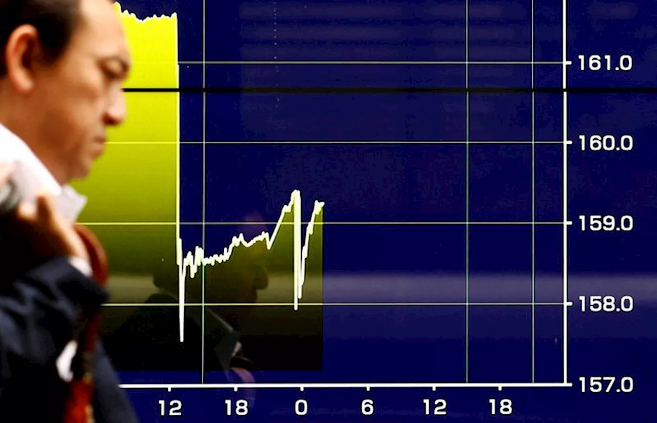 Hedge funds make massive retreat from short yen positions, UBS says