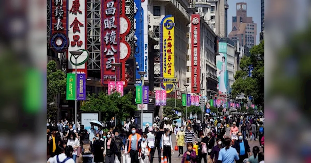 Street Girlfriends in China: एक युआन में गले लगना, 10 में किस देना- चीन की सड़कों पर क्यों बिक रहा है ‘प्यार’?