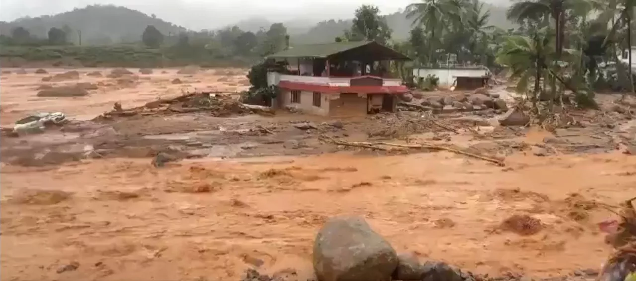 Al menos 113 muertos y cientos de heridos por fuertes lluvias en India