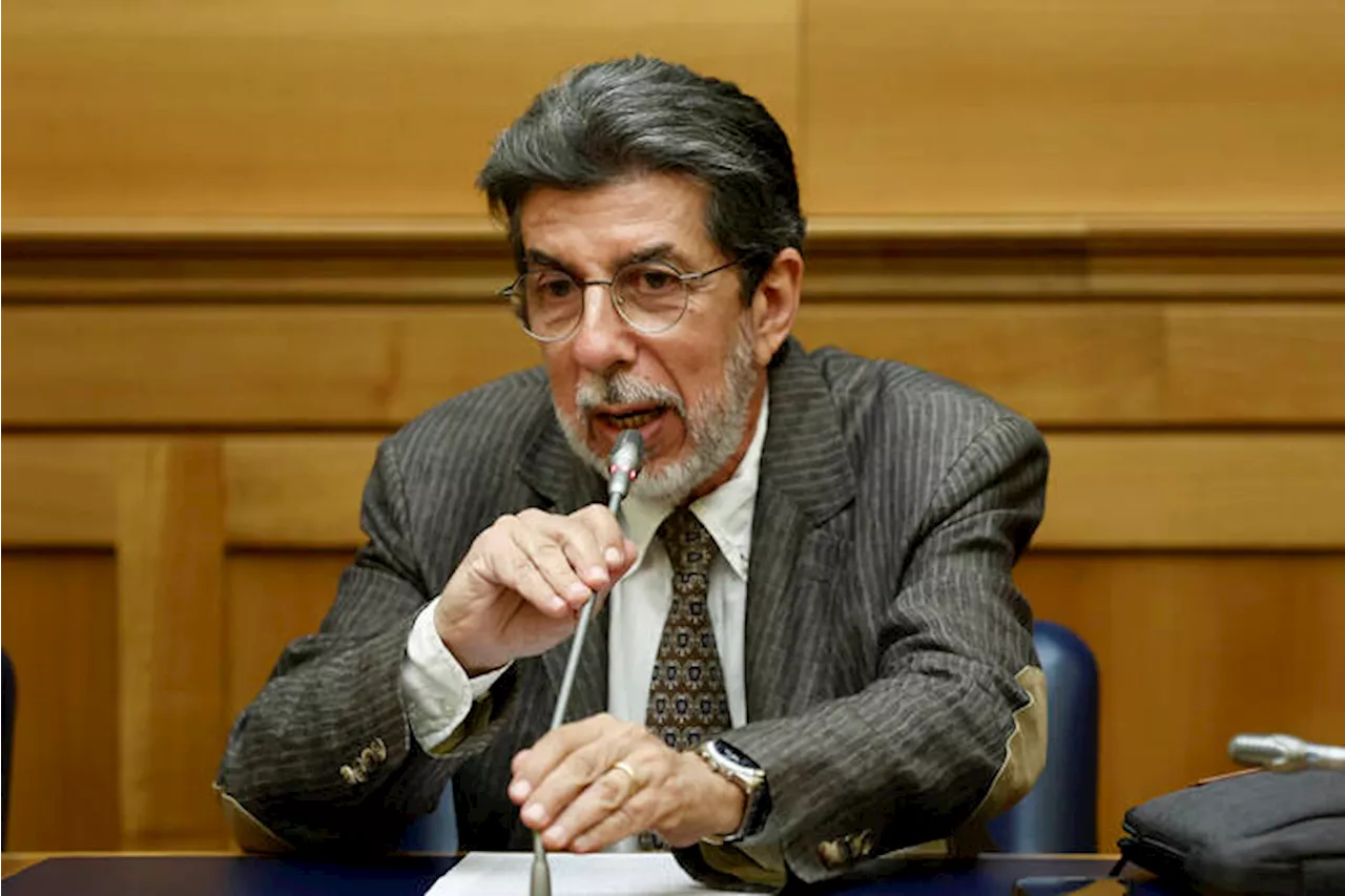 Guido Signorino in conferenza stampa sul ponte di Messina