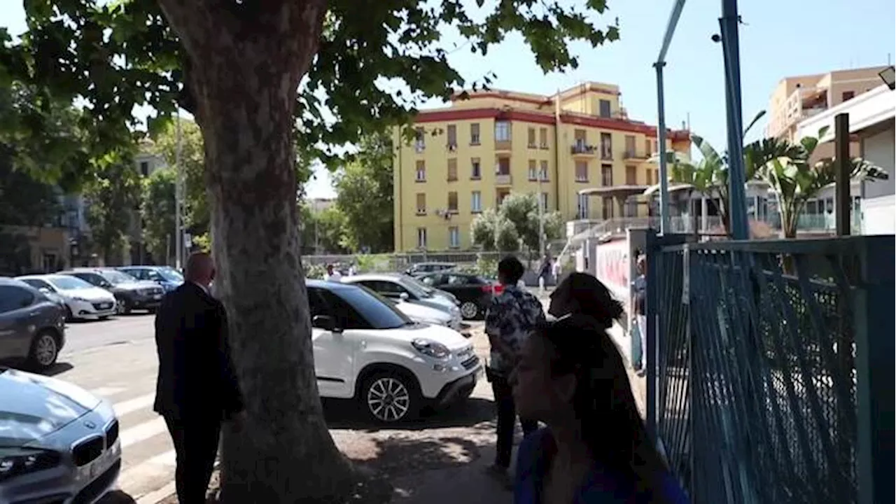 Papa Francesco a sorpresa all'Ostia Summer Park