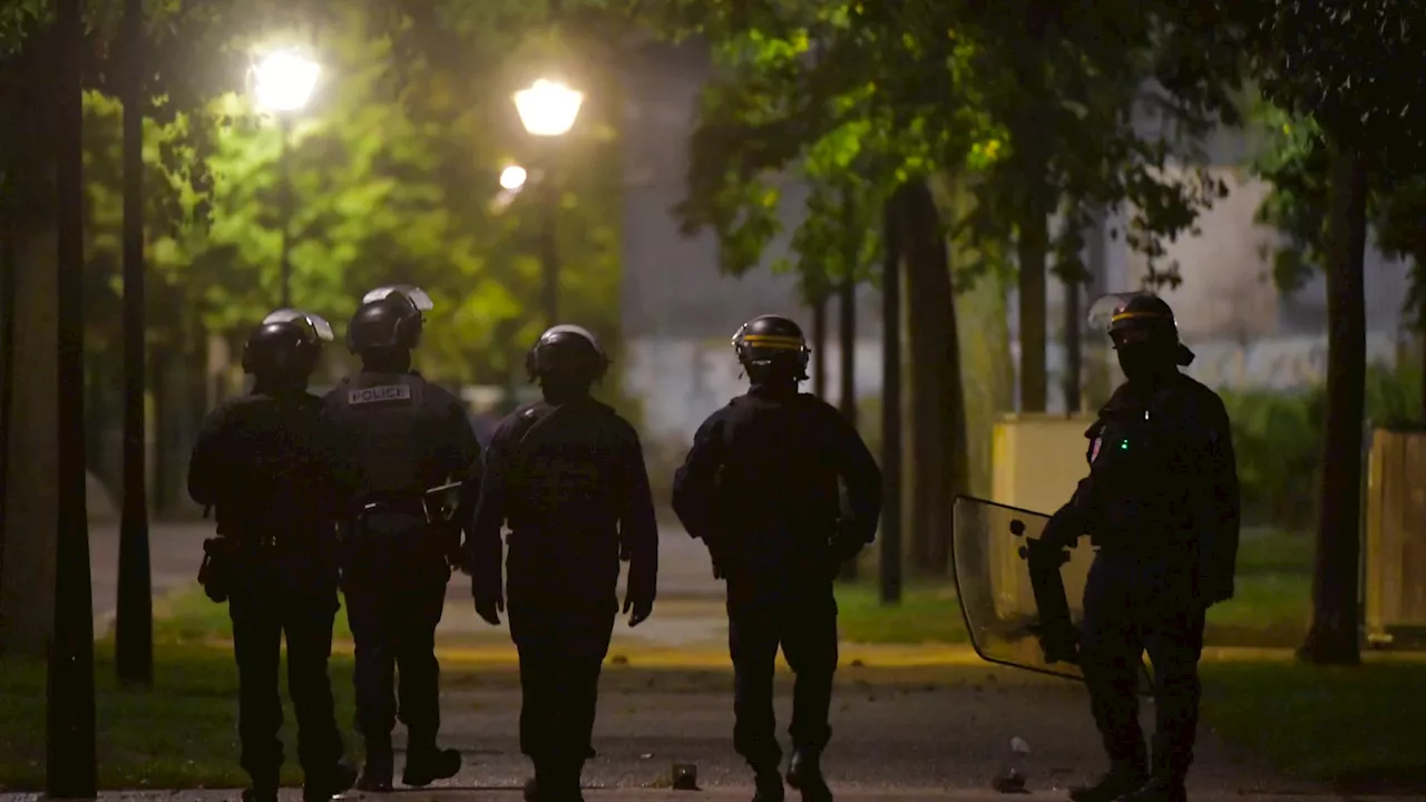 Alençon: des véhicules incendiés dans le quartier de Perseigne, des pompiers et policiers ciblés par des...