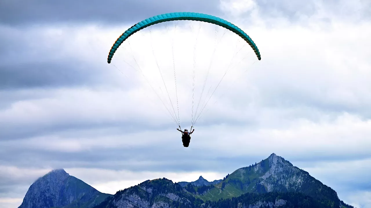 Savoie: un parapentiste meurt après avoir percuté une ligne à haute tension