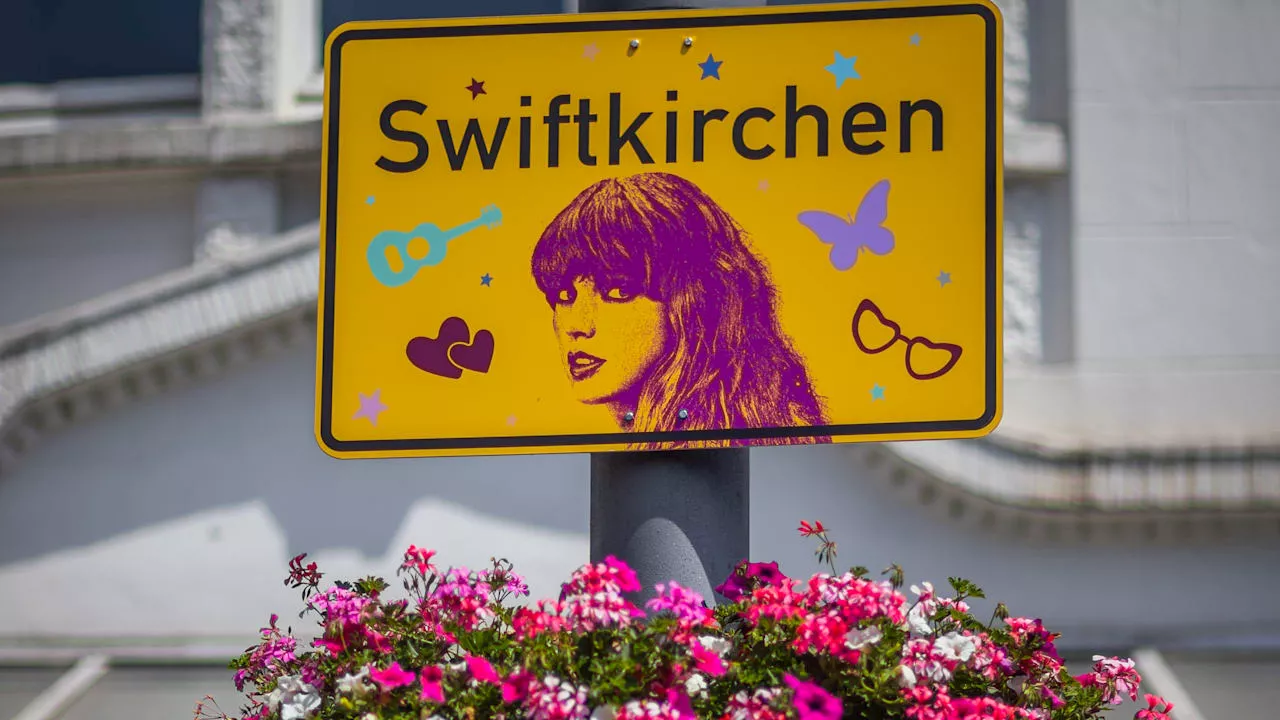 „Swiftkirchen“-Schilder unter dem Hammer: Irre Gebote eingegangen