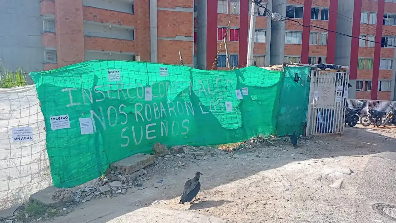 Unas 300 familias de unidad residencial en Medellín denuncian falta de servicios públicos