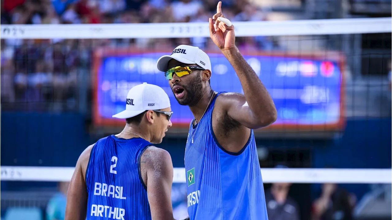 Dupla brasileira vence e avança no vôlei de praia masculino nos Jogos Olímpicos