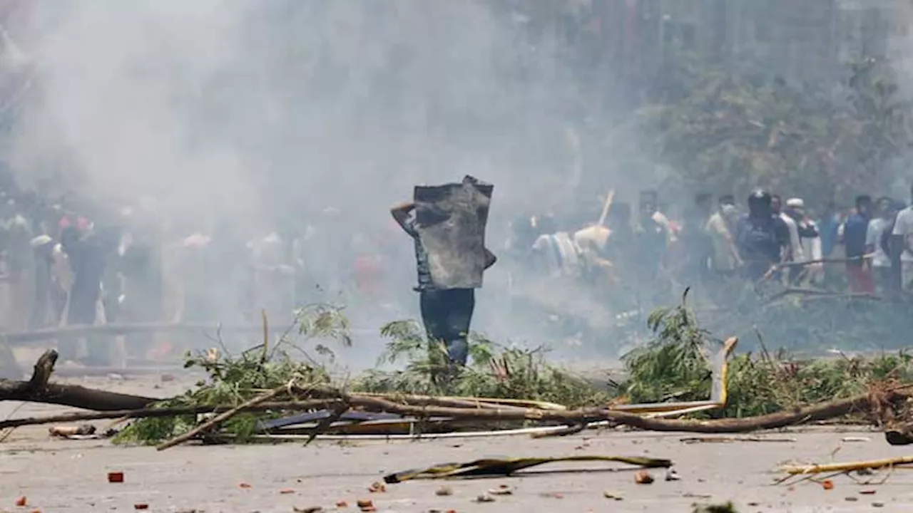 Bangladesh police fire tear gas, sound grenades as protesters return to streets