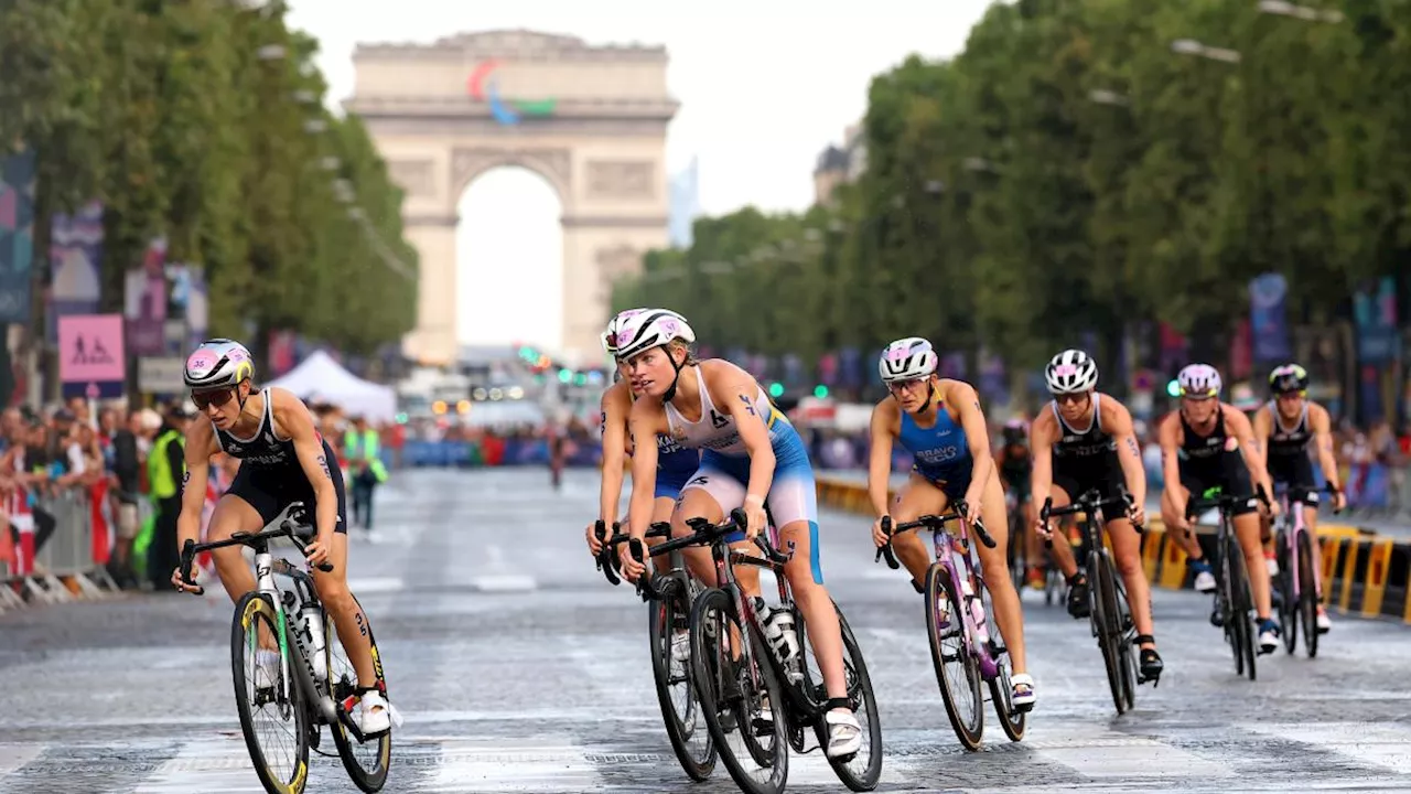 LIVE Olimpiadi, triathlon: Seregni scivola indietro in bici, Betto ventesima