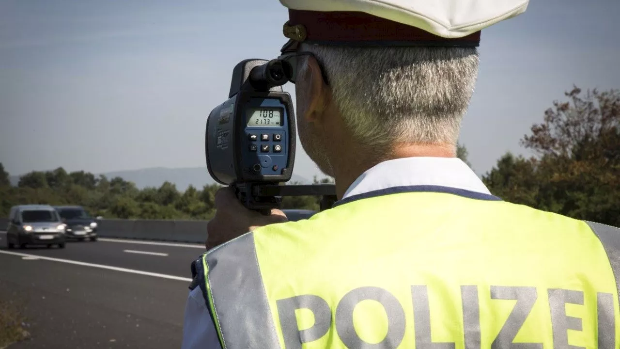  Lenker raste mit 151 km/h – Führerschein und Auto weg