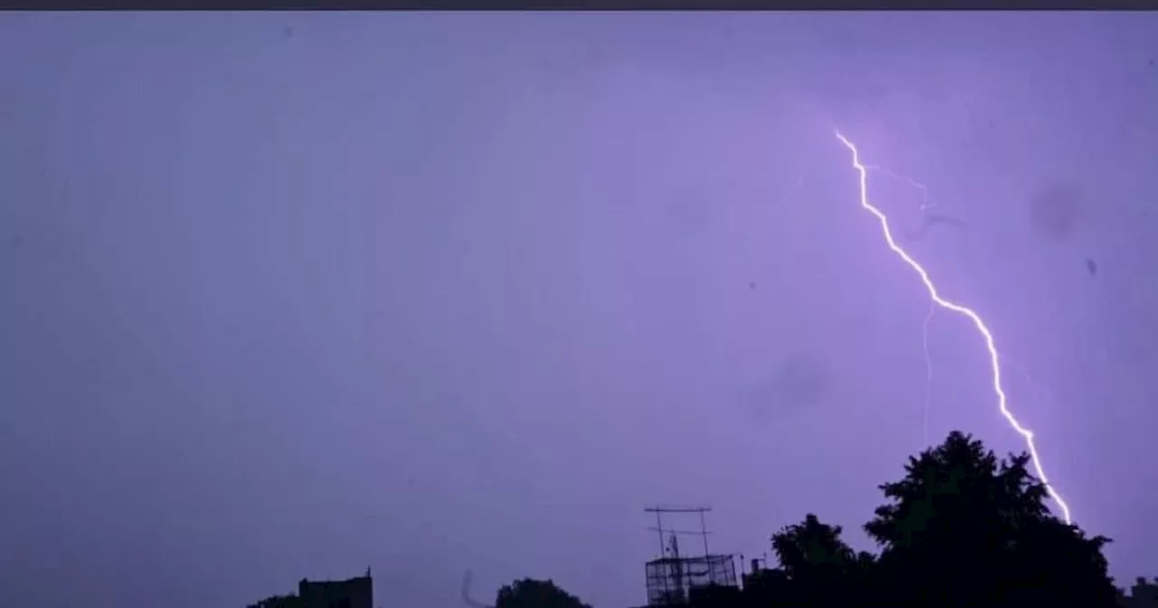 UP Ka Mausam: यूपी के कई जिलों में भारी बारिश का अलर्ट, लखनऊ में कब बरसेंगे बदरा? जानें अपने शहर का हाल