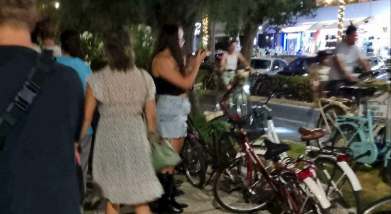 Alba Adriatica, la movida dei ragazzini: musica, drink e sesso per strada