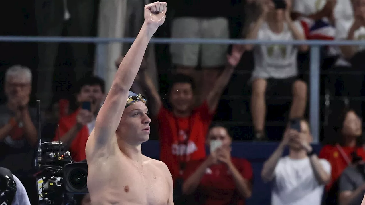 « Tu vois qu’il maîtrise vraiment tout » : Léon Marchand impressionne les stars de la natation