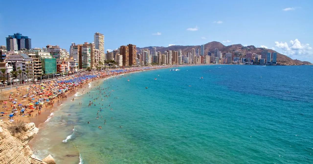 Ryanair launches flash sale with flights from Manchester to Spain from £15