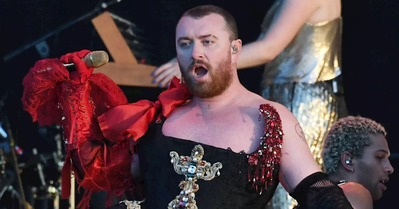 Sam Smith 'naked' painting hung in National Portrait Gallery