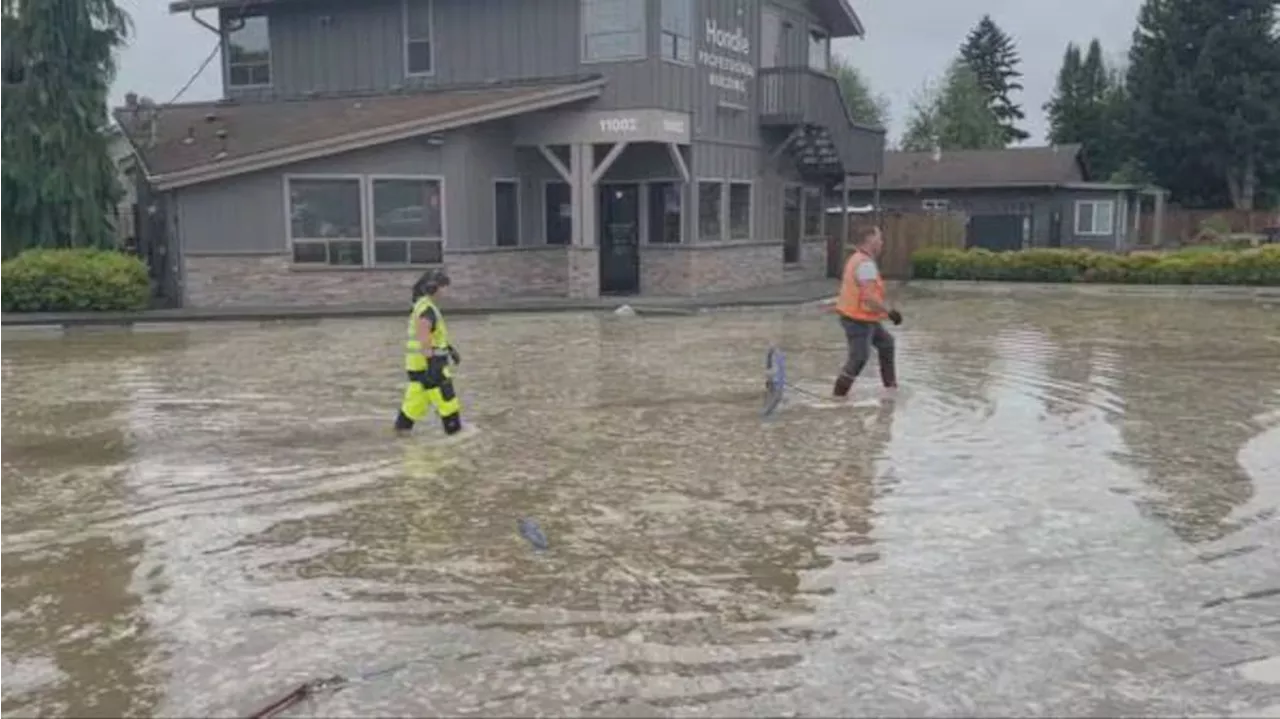 Semi-truck colliding with fire hydrant causes significant flooding in Puyallup