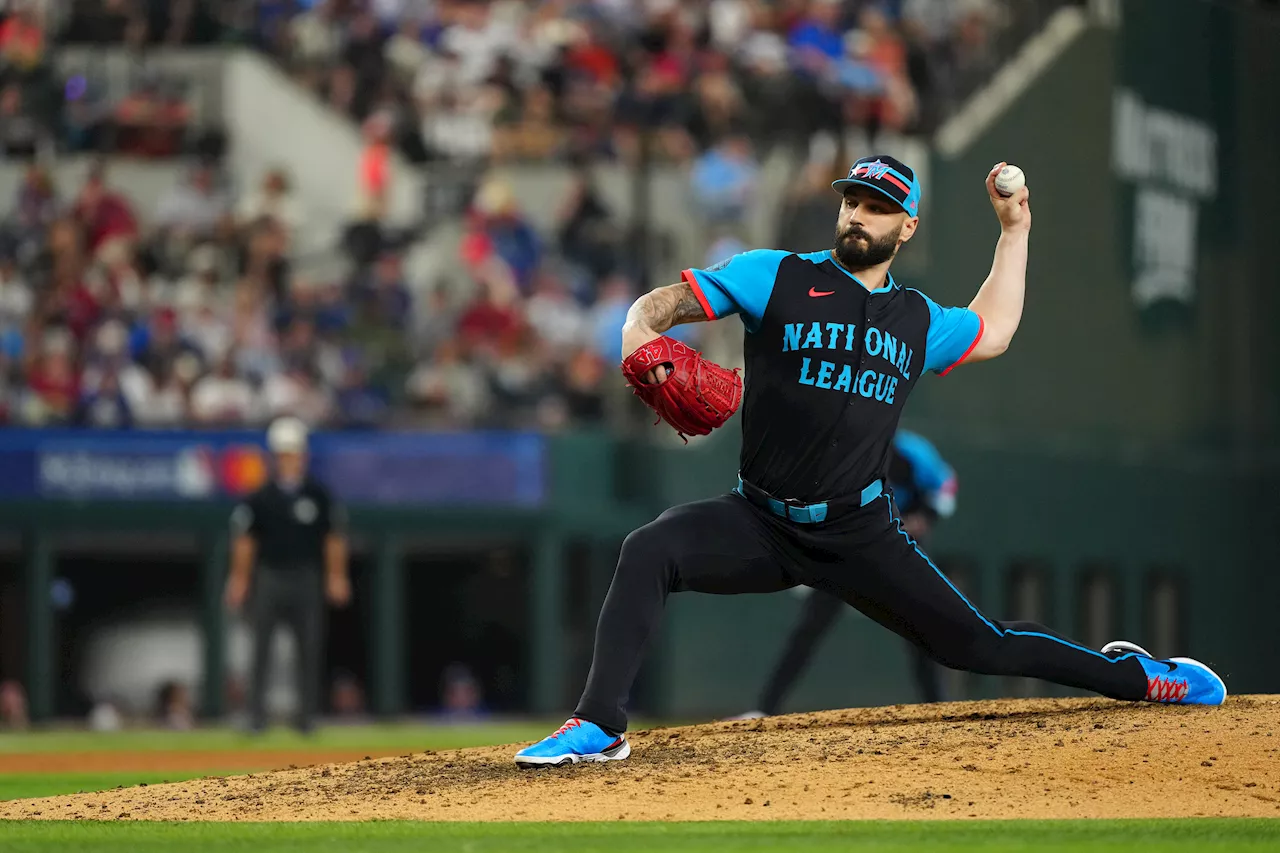 Padres strengthen their bullpen by adding All-Star Tanner Scott and Bryan Hoeing from the Marlins