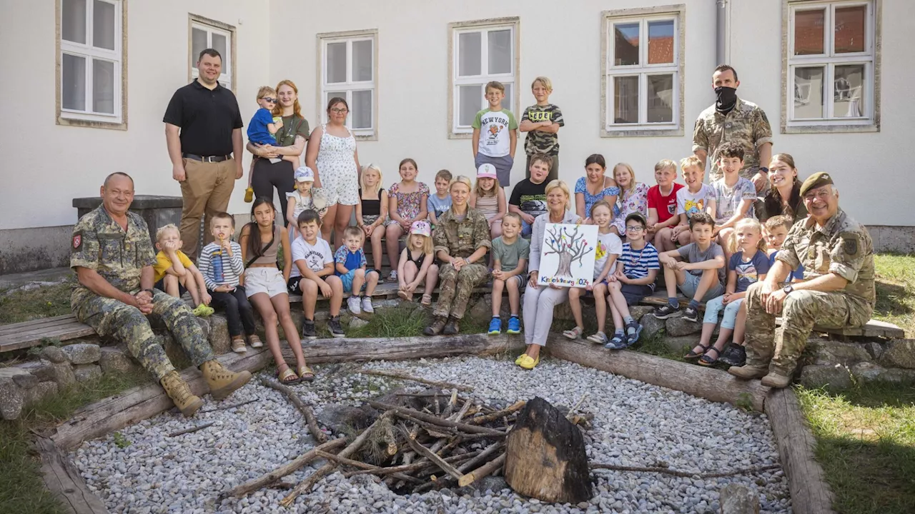 Verteidigungsministerin besucht Jagdkommando-Kinderbetreuung