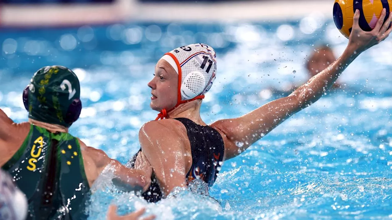 Waterpolosters verliezen zinderende shoot-out, tóch naar kwartfinales Spelen