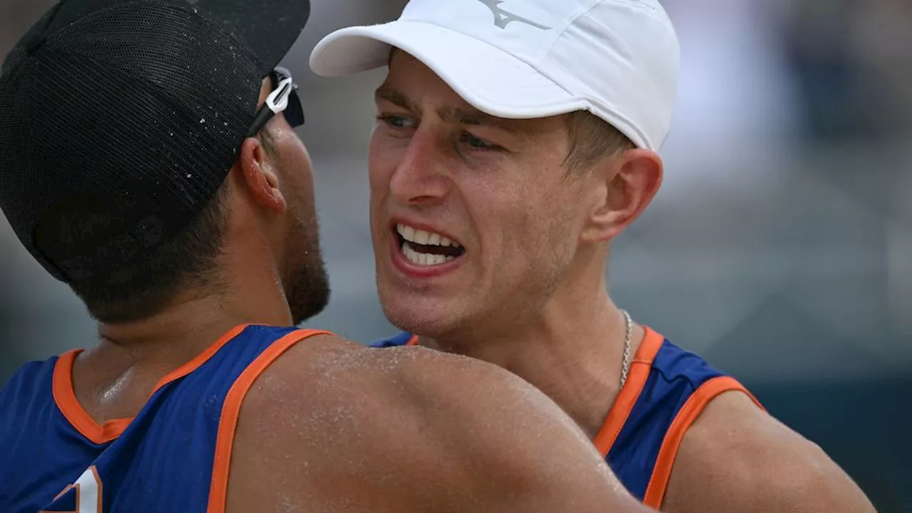 Onder luid boegeroep eerste zege voor beachvolleyballers Van de Velde en Immers