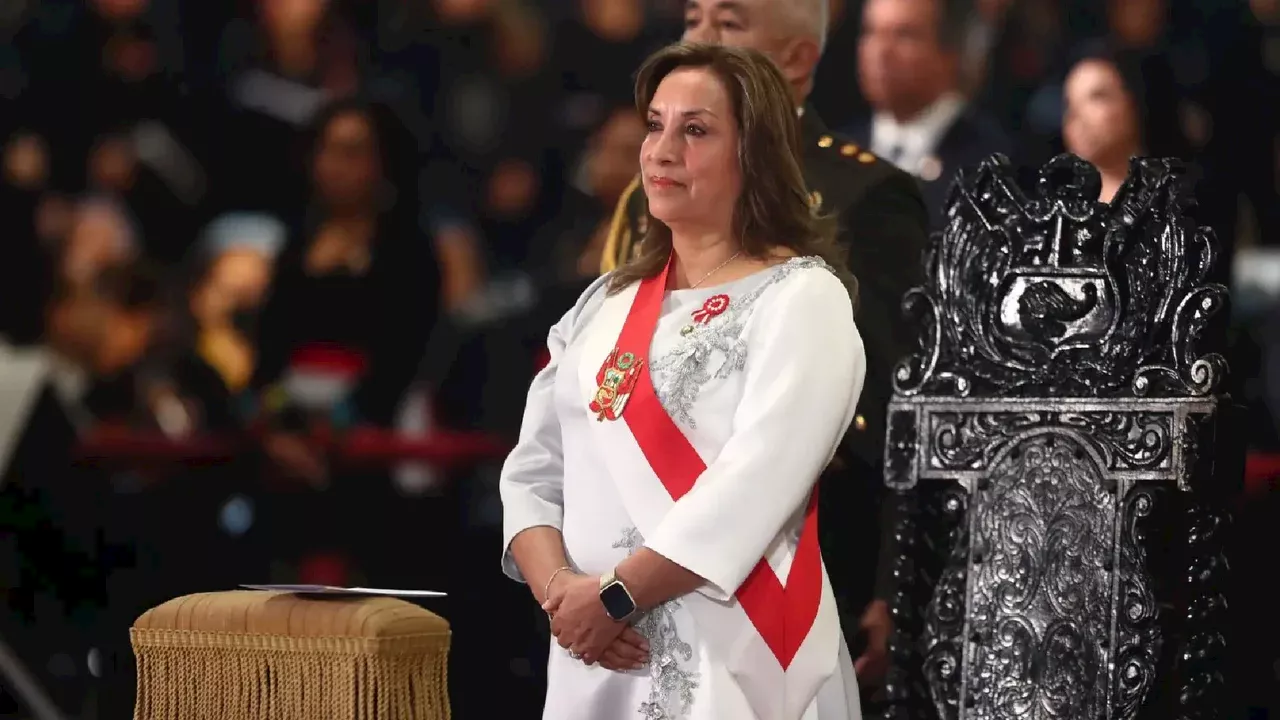 Dina Boluarte, presidenta de Perú, fue denunciada por un presunto homicidio calificado