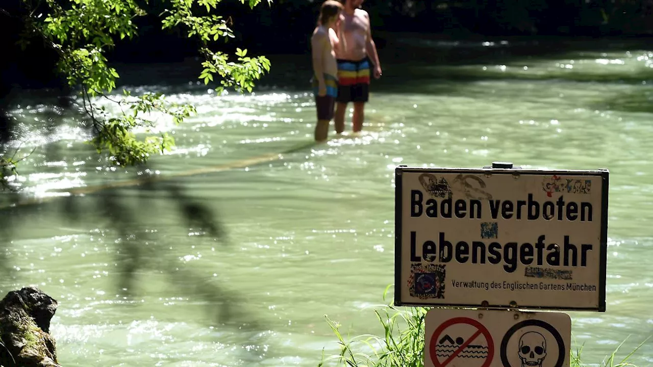 Bayern: Mann stürzt Wehr im Eisbach hinunter