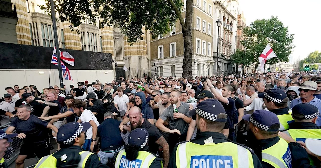 Rechte Krawalle nach Messerangriff auch in London