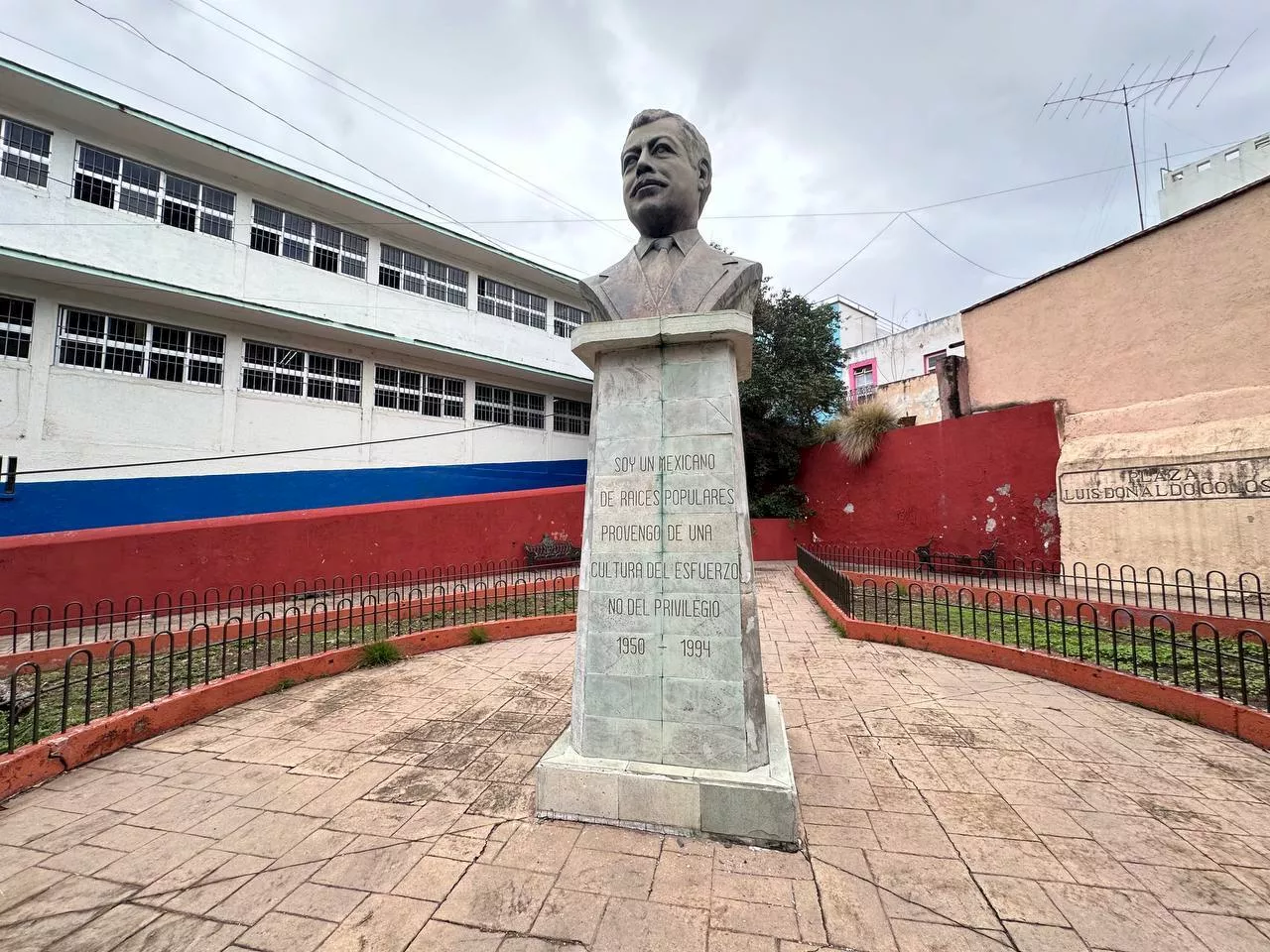 Dejan en el abandono a la Plaza Luis Donaldo Colosio de Guanajuato