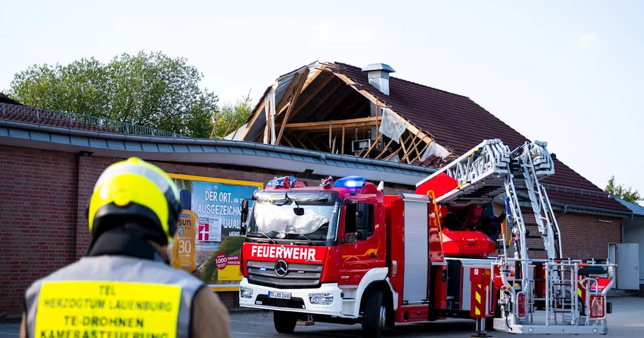 Supermarktdach in Ratzeburg eingestürzt: 12 Menschen leicht verletzt