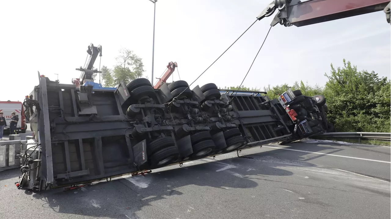 E411 fermée vers Namur en raison d’un accident impliquant deux camions à hauteur de Tellin