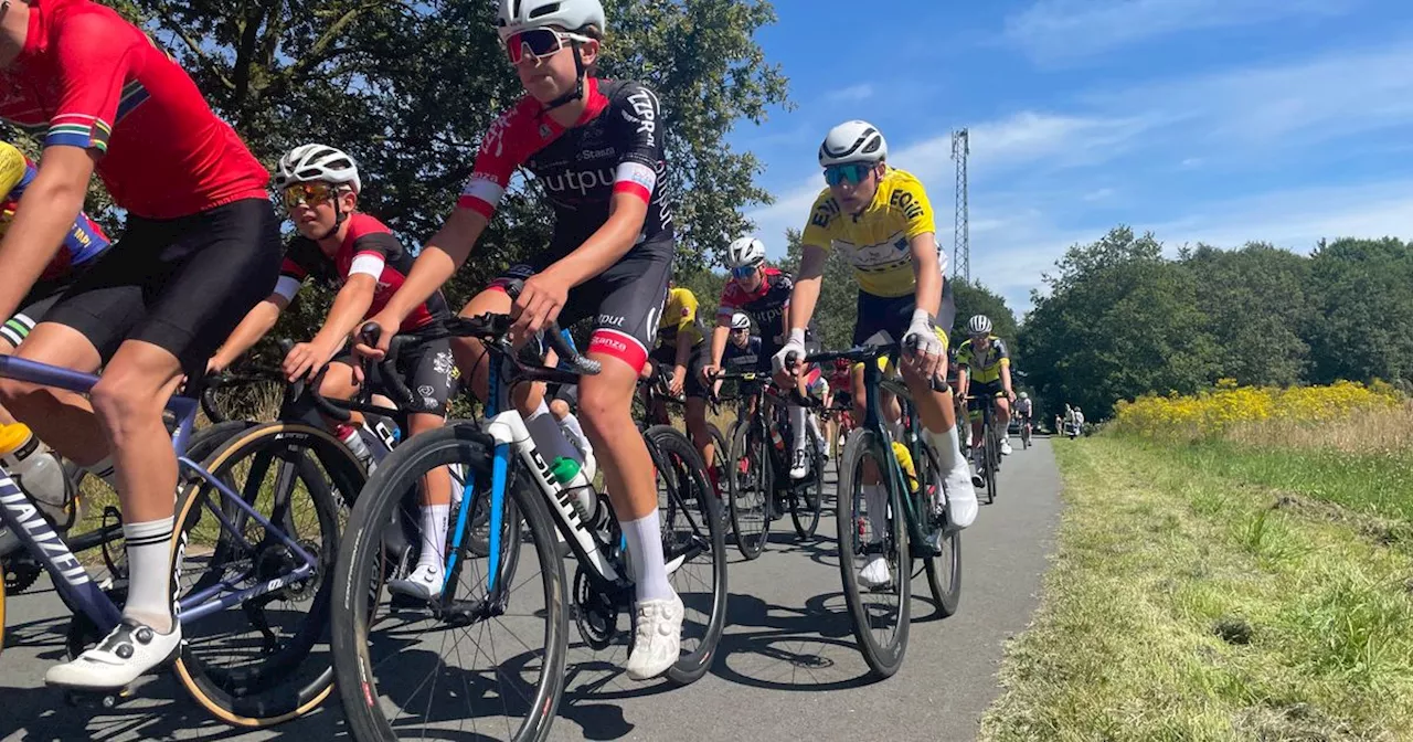 Wielrenners Jeugdtour beklimmen steile VAM-berg: 'Gewoon op eigen kracht fietsen'