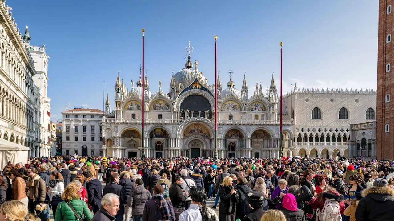 Venice to limit size of tour groups from this week in tourism crackdown