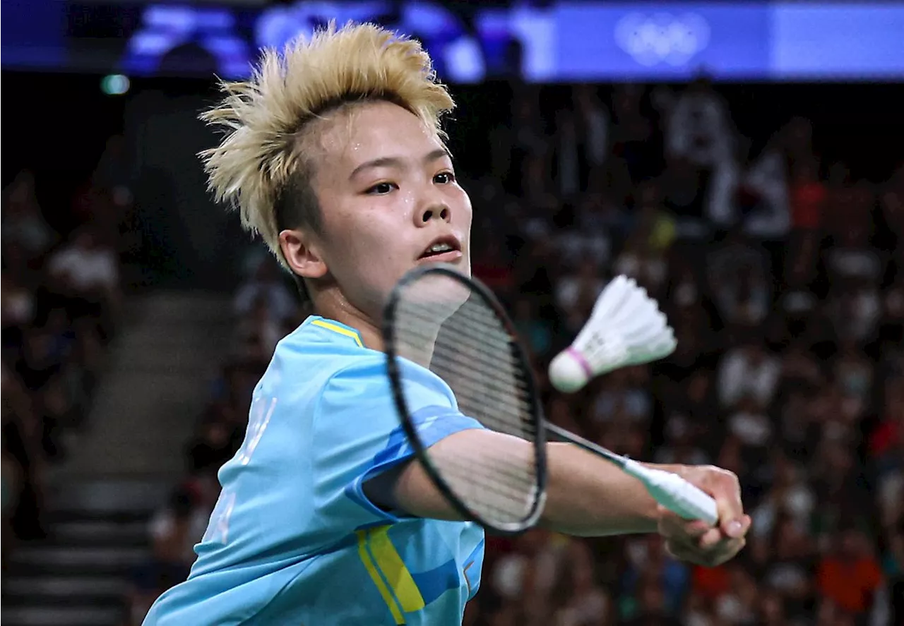 Jin Wei wins cheers after going down fighting in Olympics debut