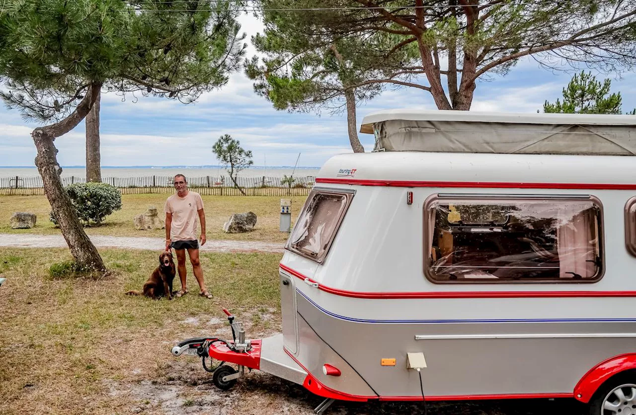 À Andernos-les-Bains, plein écran sur le fond du bassin depuis la caravane