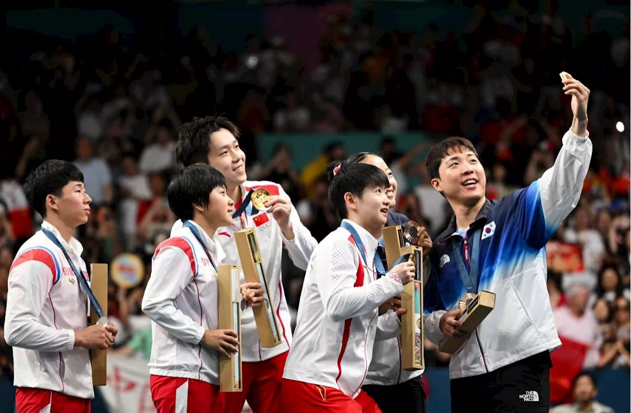 North-South Korea Olympic podium selfie goes viral