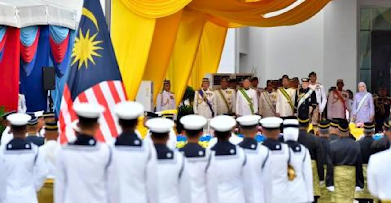 Agong, Permaisuri berangkat ke Sambutan Hari Pahlawan 2024