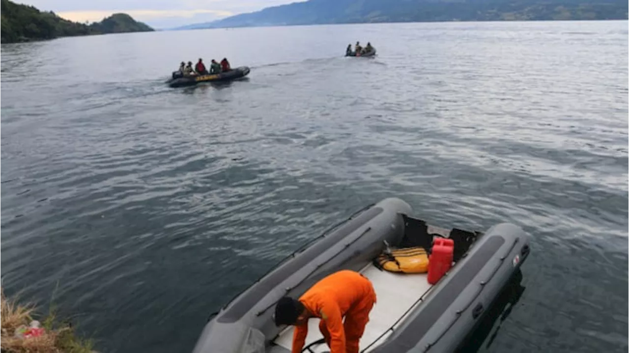 Innova Nyemplung ke Perairan Danau Toba, Encon Kades di Simalungun Tewas