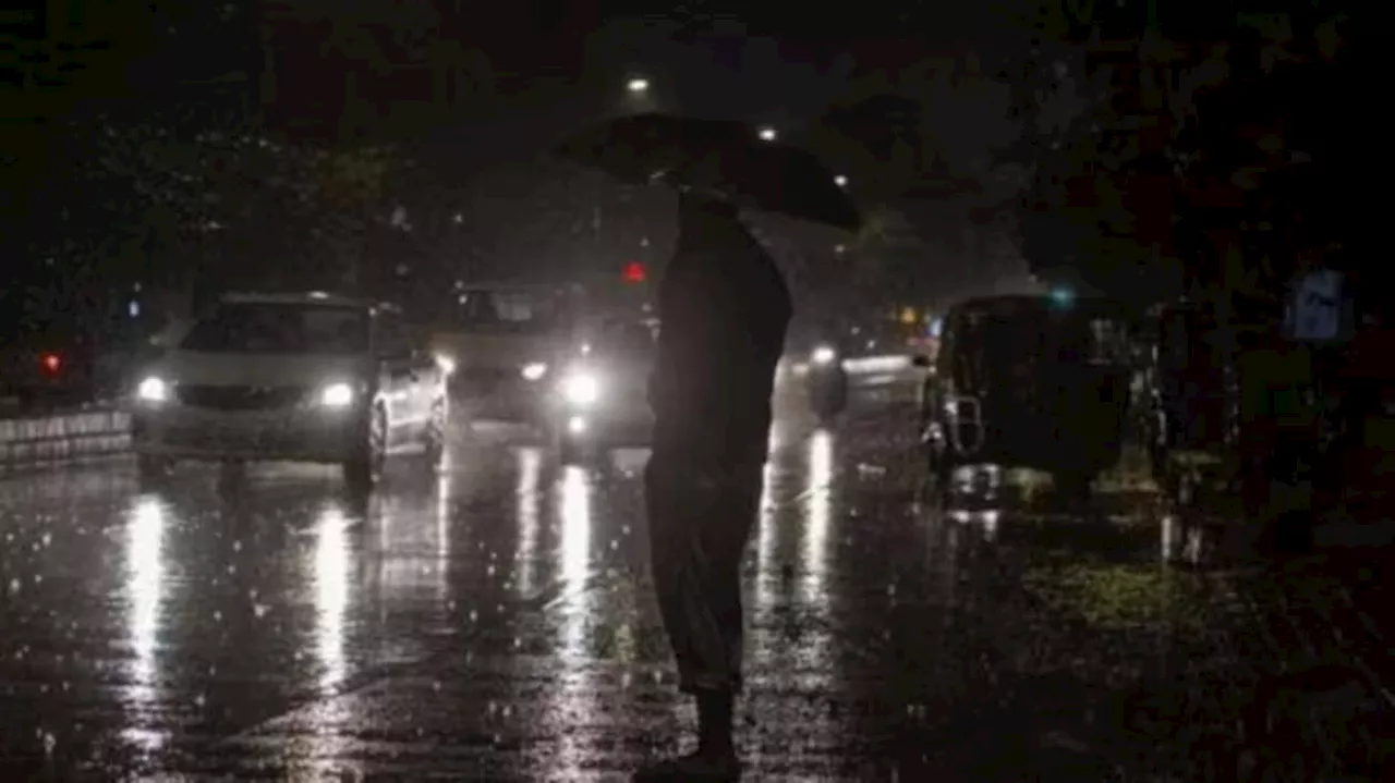 Delhi rains: ఢిల్లీలో భారీ వర్షాలు..సబ్జీ మండి ప్రాంతంలో కుప్పకూలిన భవనం..!!