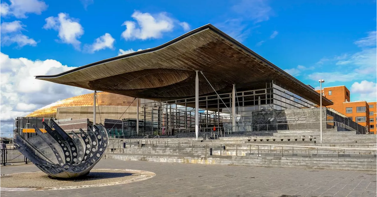 Welsh government to outlaw lying politicians