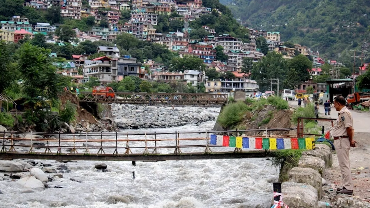 उत्तराखंड: नदियों में उफान, सड़कों पर सैलाब...आफत की बारिश के कारण बागेश्वर में सभी स्कूल बंद