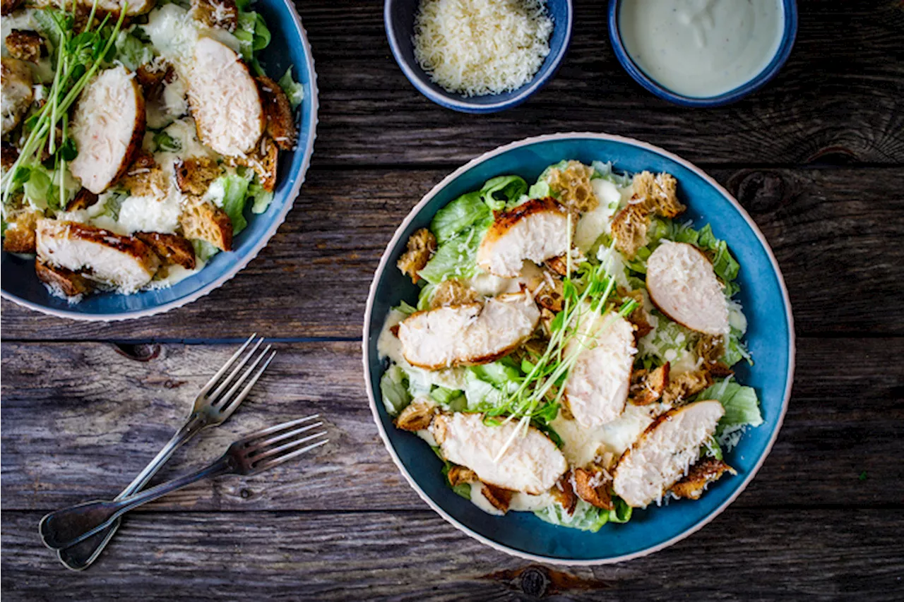 La Caesar Salad compie 100 anni, origini italiane, nazionalità messicana per l'insalata