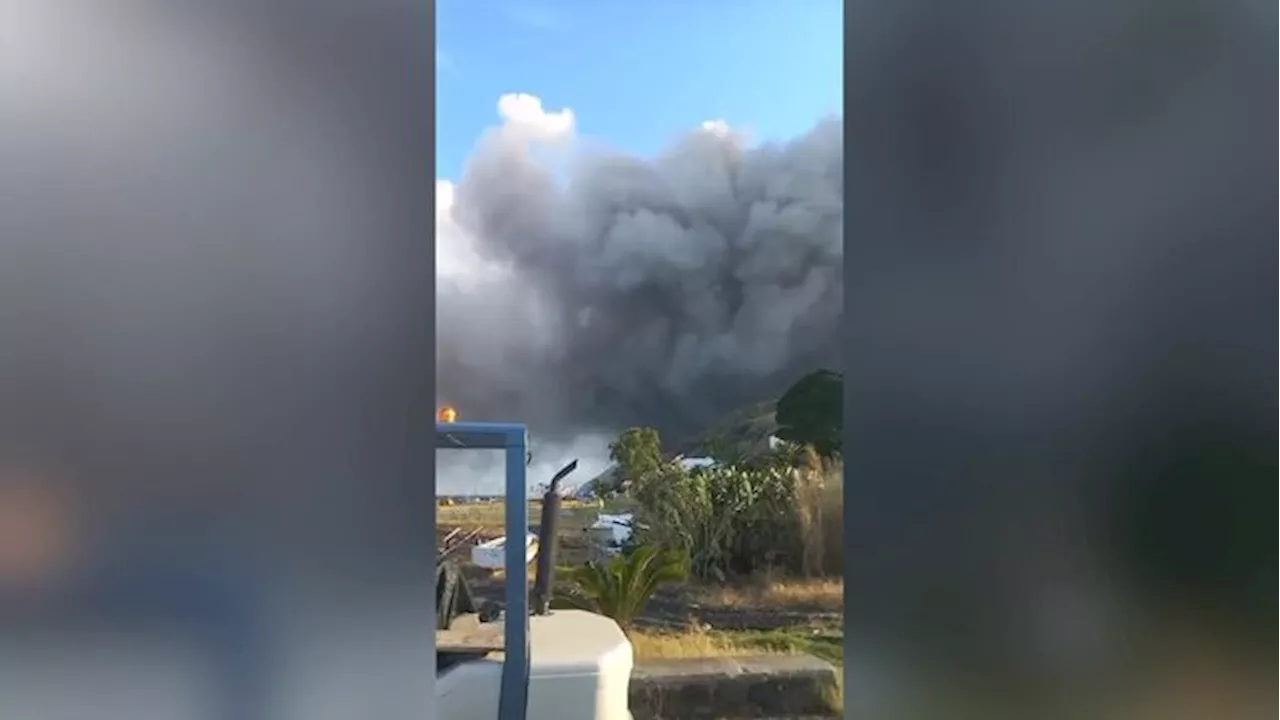 Stromboli, intensa nube di cenere lavica su sciara del fuoco