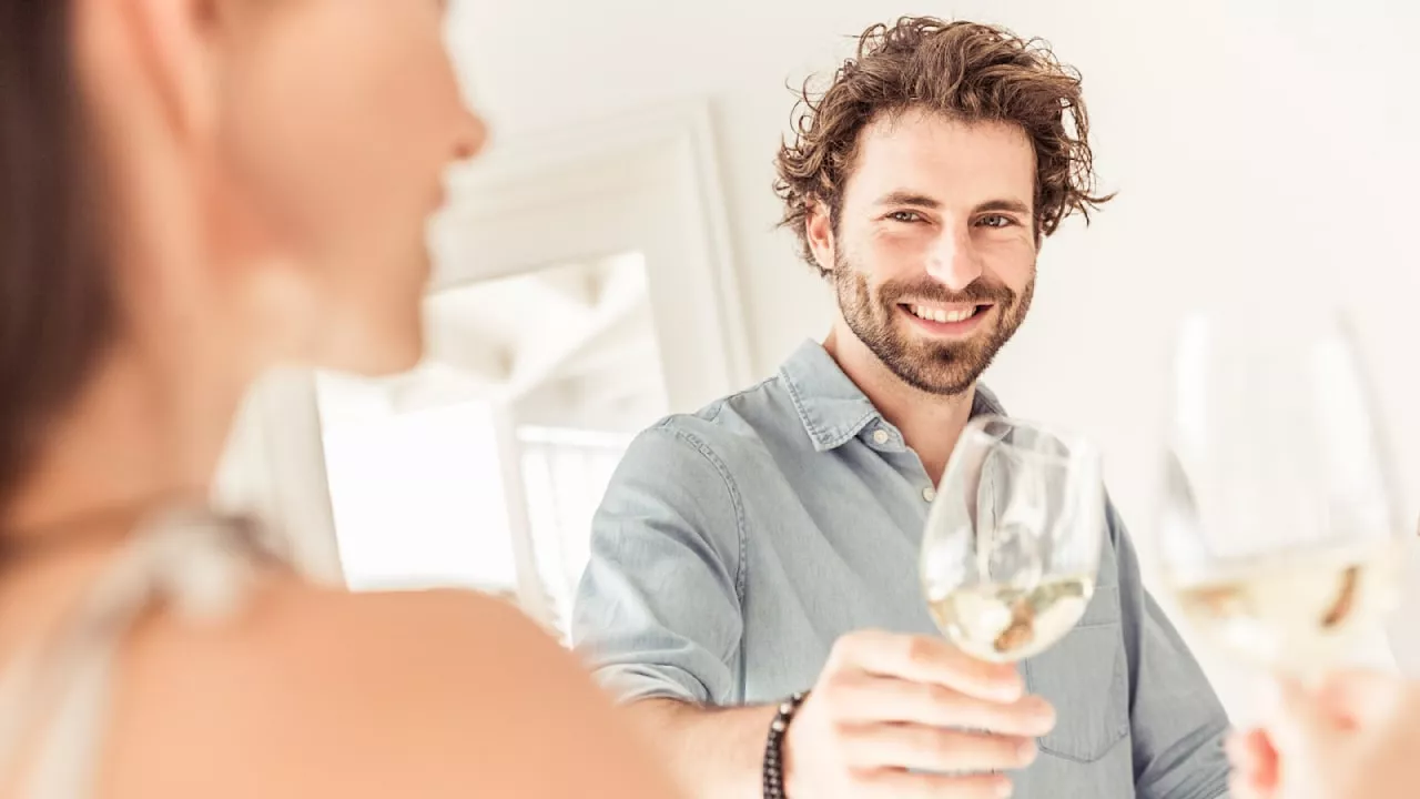 Passende Tropfen zum Date: Der perfekte Wein für Frischverliebte