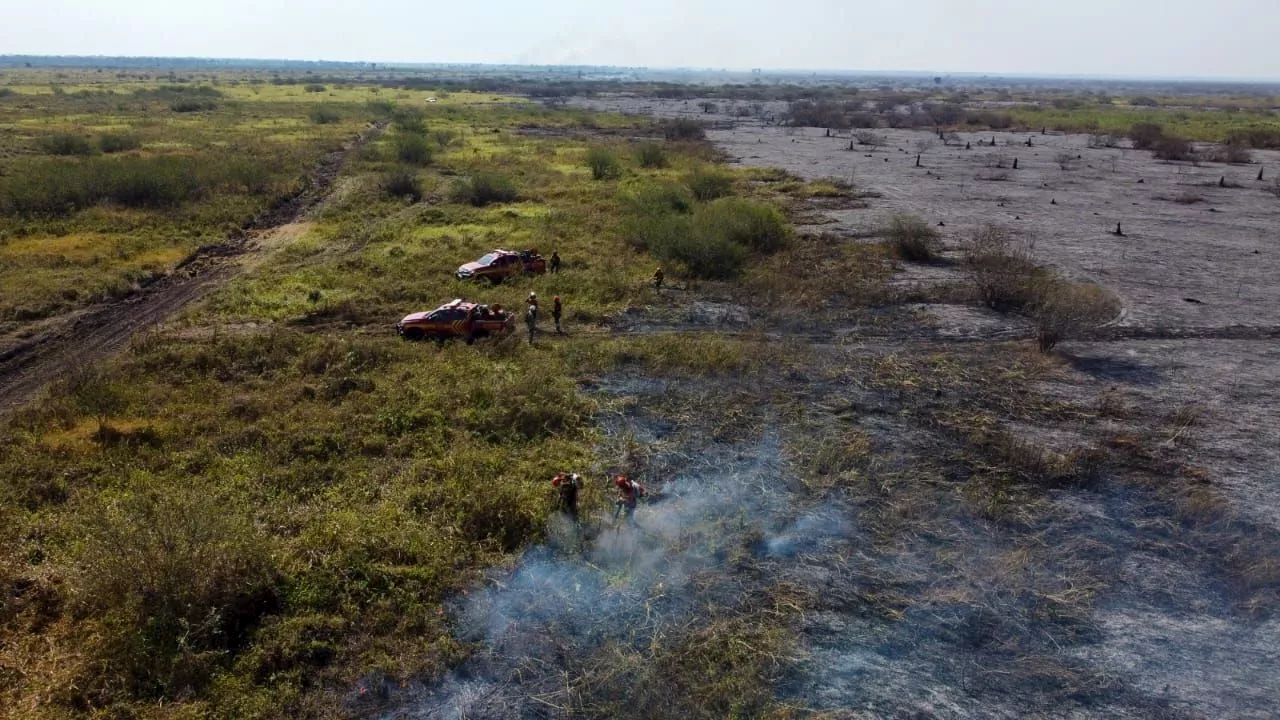 Devastado por incêndios, Pantanal pode ter crise hídrica histórica, diz relatório